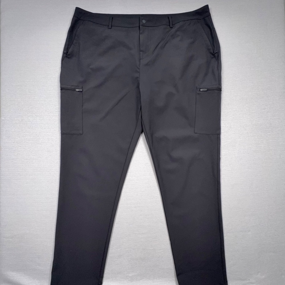 Castore Pants Mens Size 42 x 33 Gray Measures 43" waist Tapered Leg